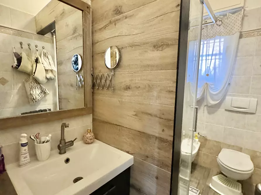 Immagine 10 di Quadrilocale in affitto  a Pietrasanta