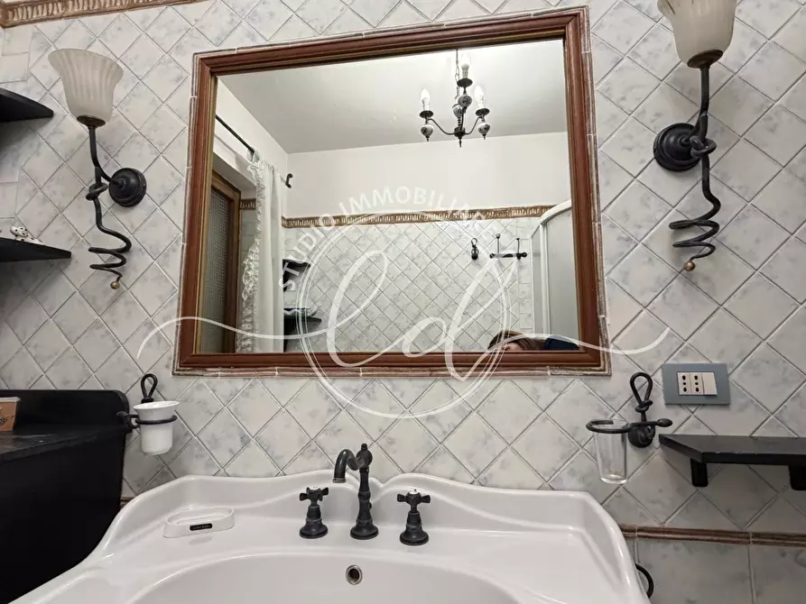 Immagine 10 di Porzione di casa in affitto  a Seravezza