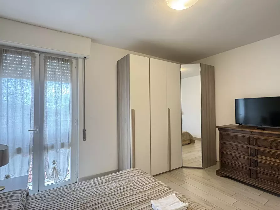 Immagine 40 di Quadrilocale in affitto  a Camaiore