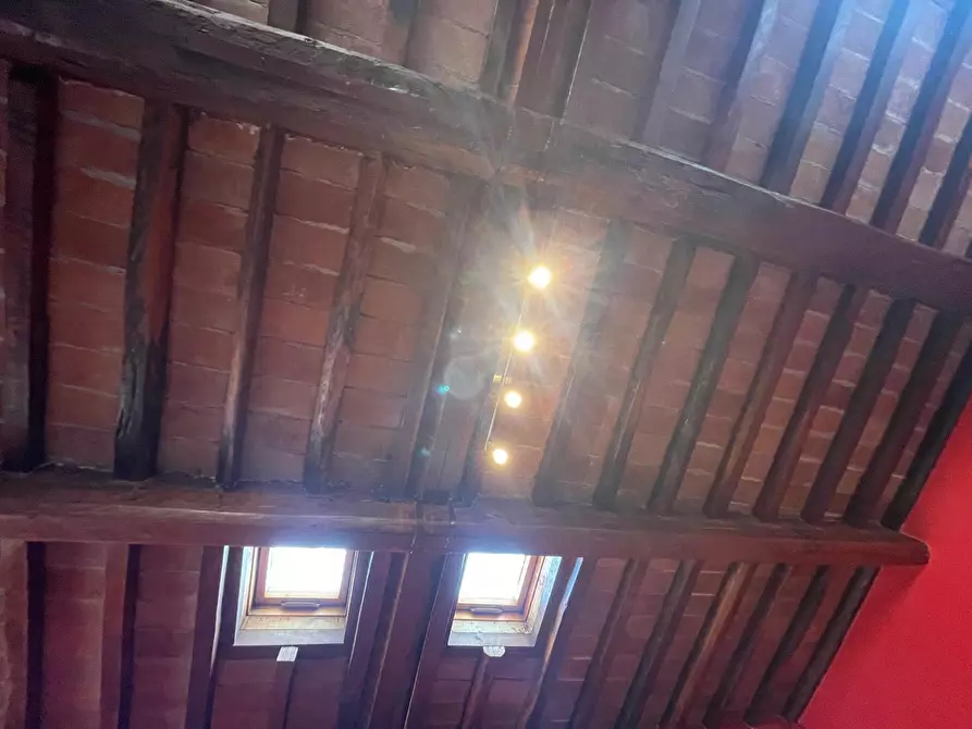 Immagine 14 di Mansarda in affitto  a Pietrasanta