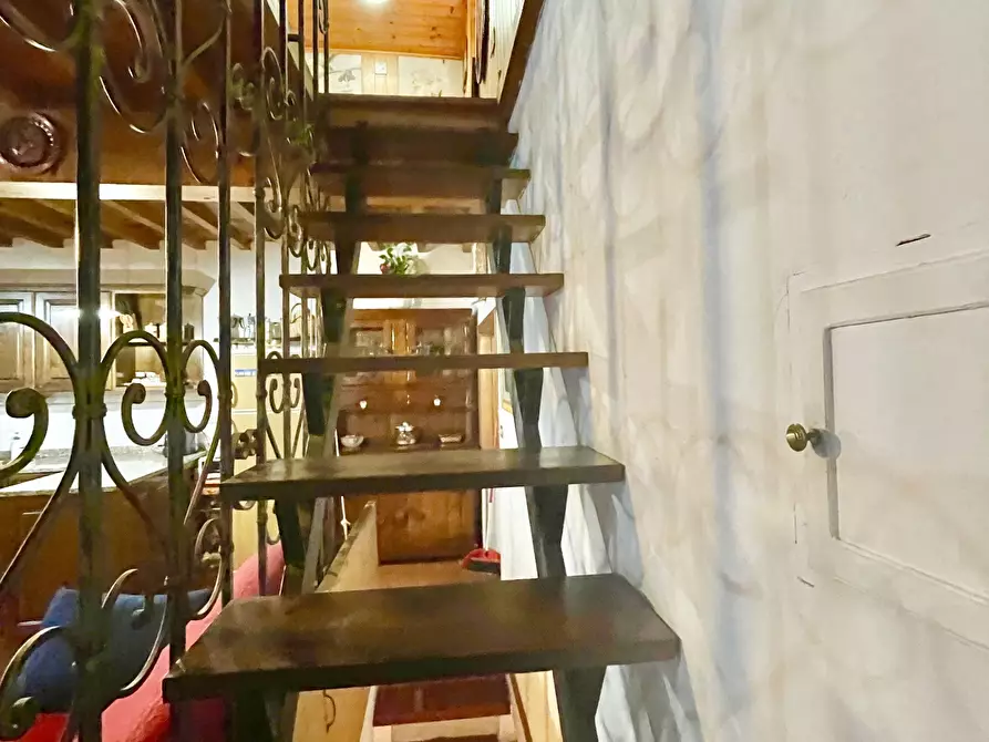 Immagine 14 di Porzione di casa in vendita  a Massarosa