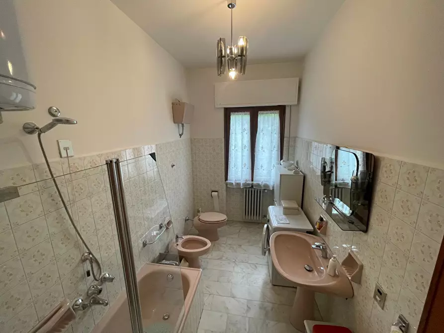 Immagine 40 di Quadrilocale in affitto  a Pietrasanta