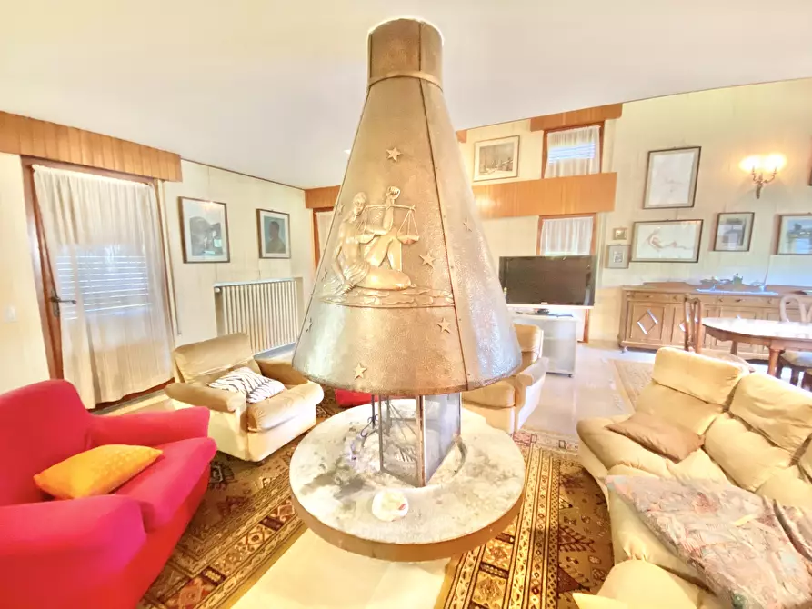 Immagine 26 di Casa indipendente in vendita  a Seravezza