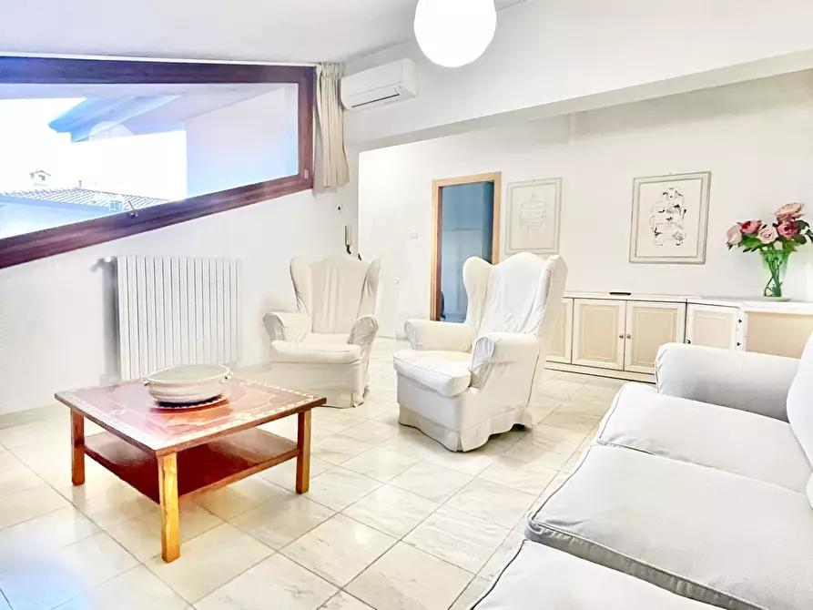 Immagine 33 di Villa in affitto  a Forte Dei Marmi