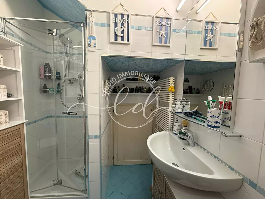 Immagine 13 di Porzione di casa in vendita  a Seravezza