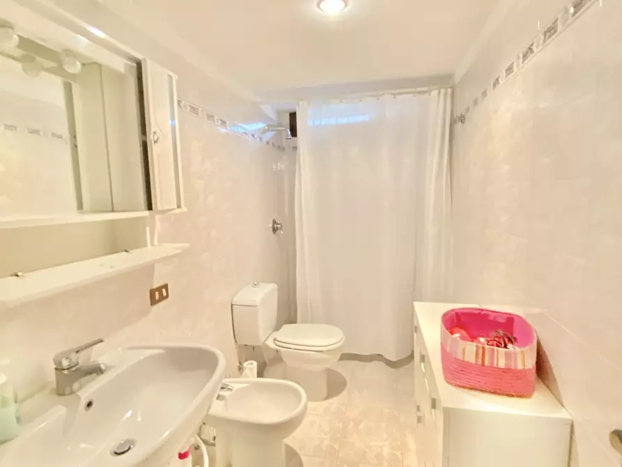 Immagine 13 di Casa indipendente in affitto  a Pietrasanta