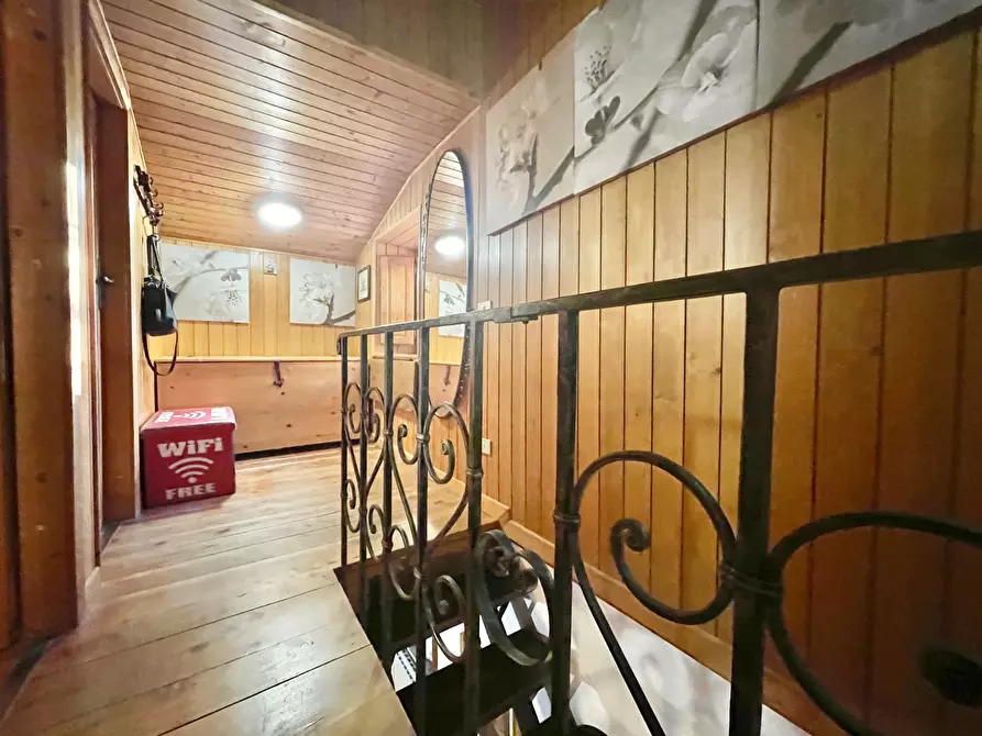 Immagine 44 di Porzione di casa in vendita  a Massarosa