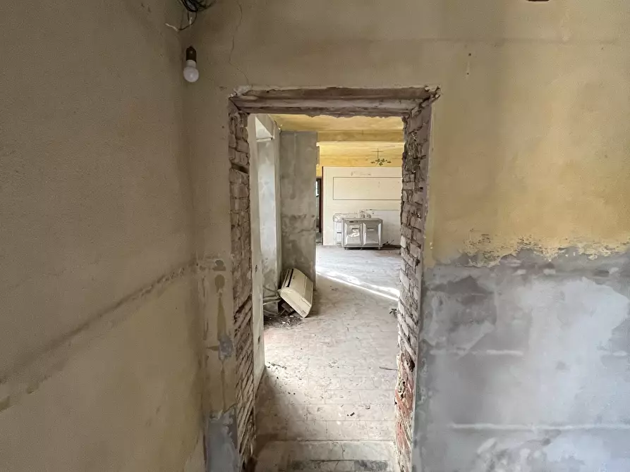 Immagine 21 di Rustico / casale in vendita  a Camaiore