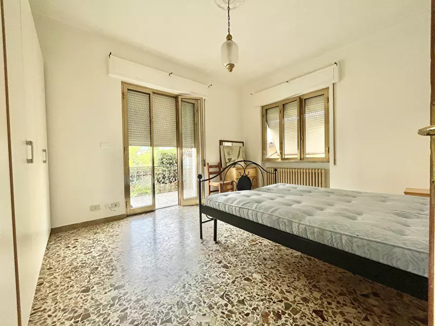 Immagine 12 di Quadrilocale in affitto  a Pietrasanta