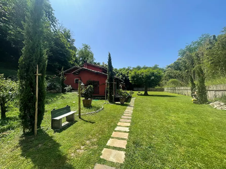 Immagine 55 di Casa indipendente in vendita  a Camaiore