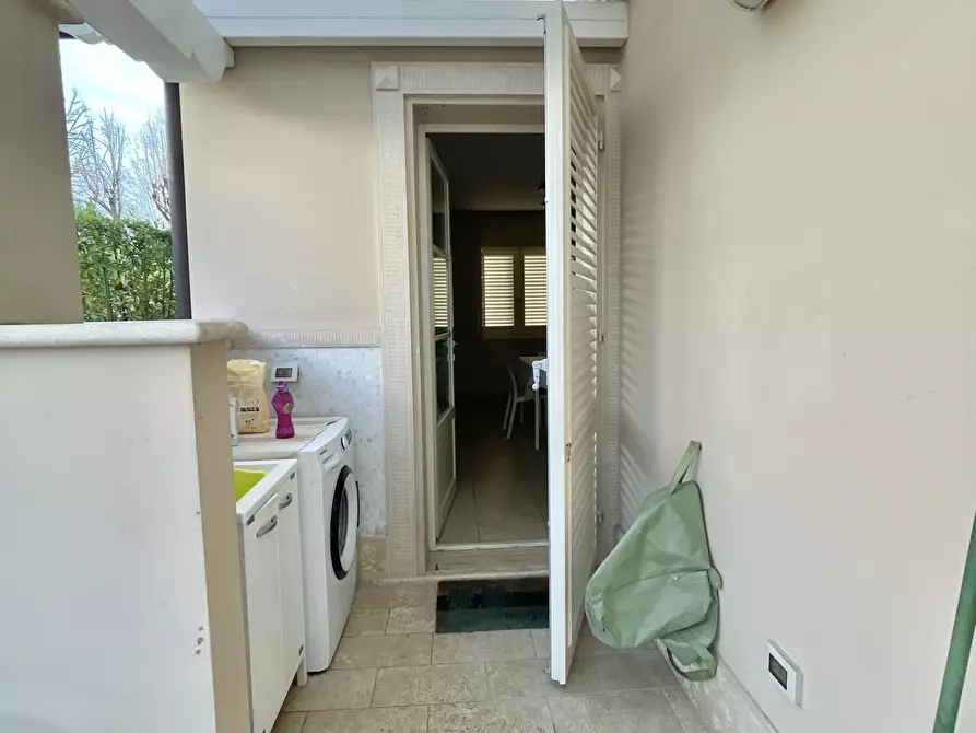 Immagine 43 di Villa in vendita  a Pietrasanta