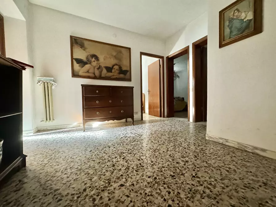 Immagine 10 di Porzione di casa in vendita  a Massa