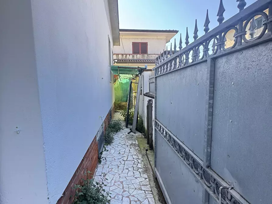 Immagine 4 di Casa indipendente in vendita  a Seravezza