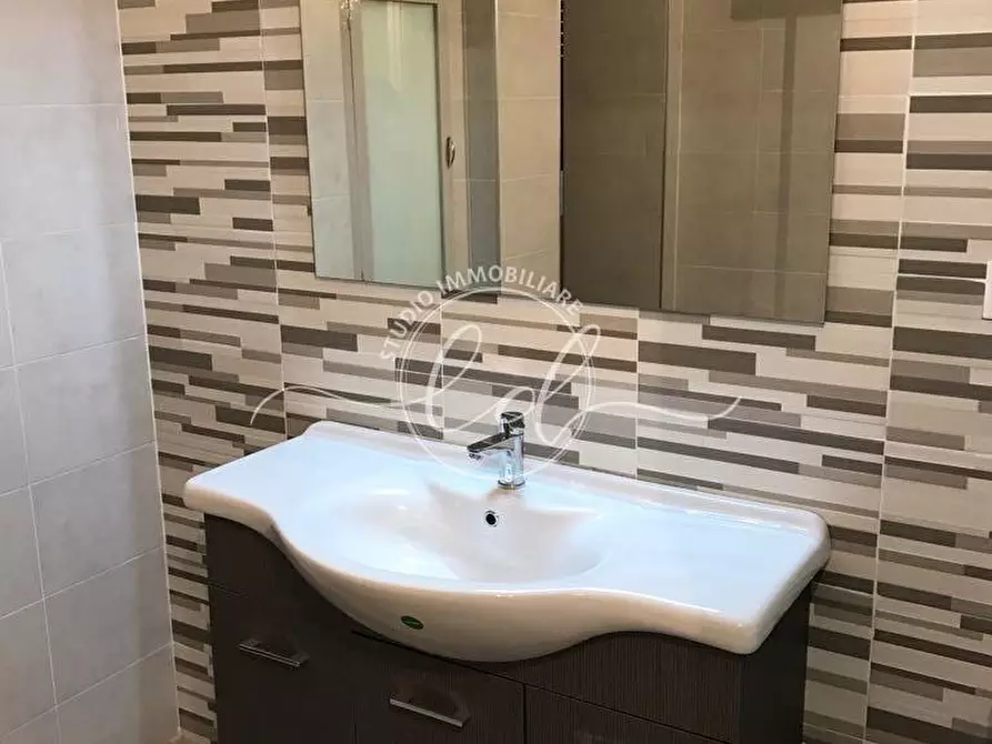 Immagine 26 di Quadrilocale in affitto  a Carrara