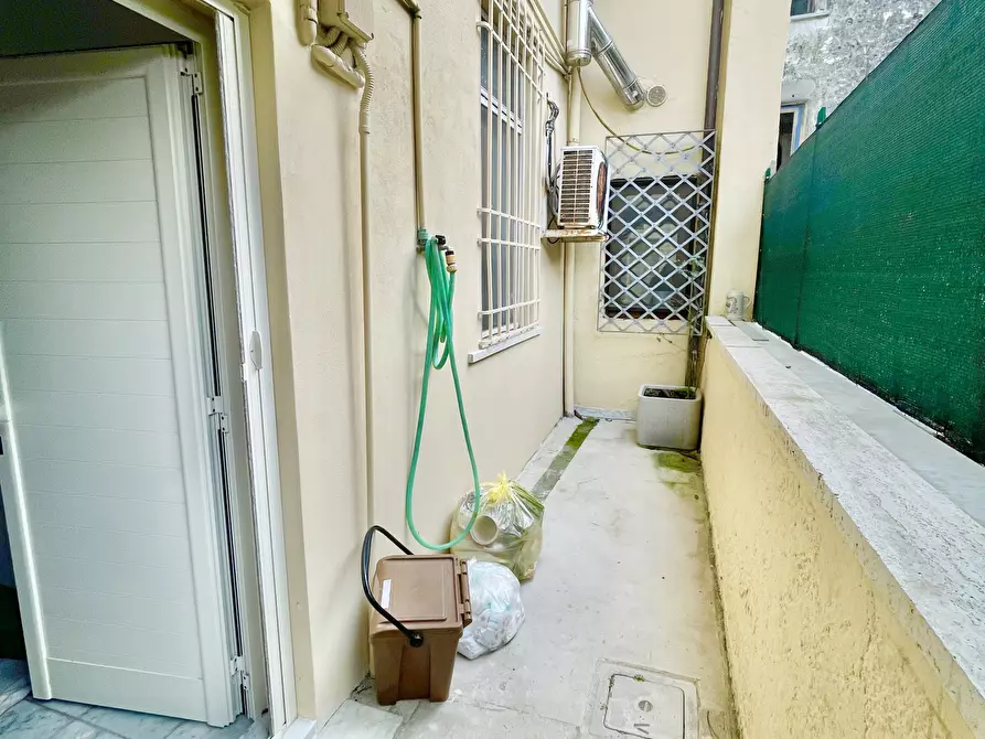 Immagine 42 di Quadrilocale in vendita  a Seravezza