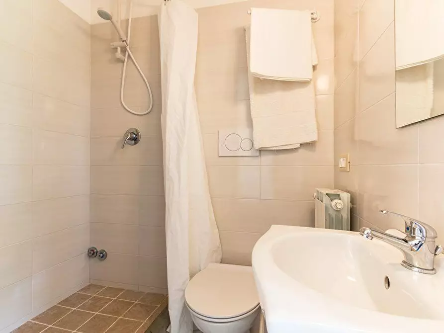 Immagine 25 di Casa indipendente in vendita  a Camaiore