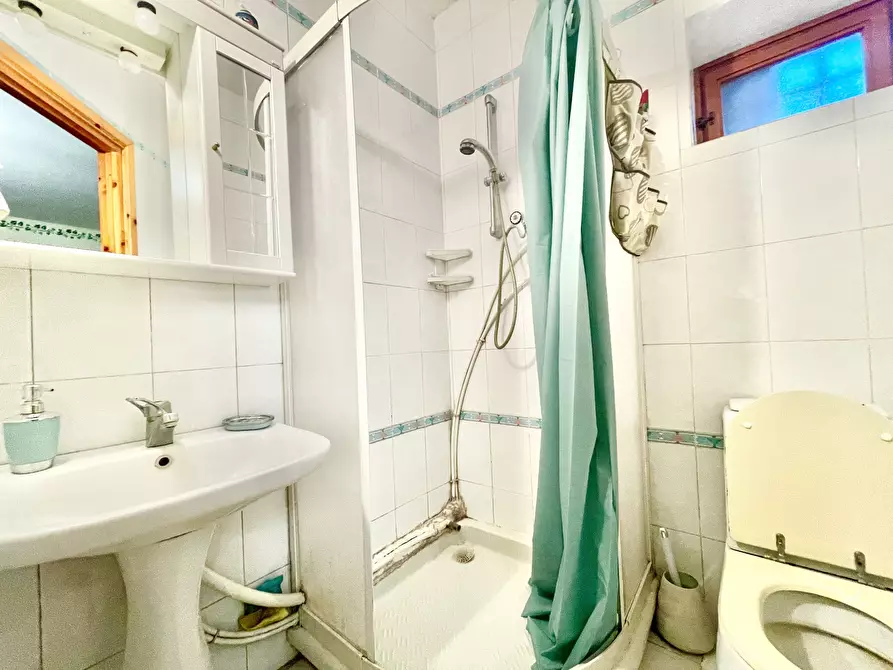 Immagine 72 di Porzione di casa in vendita  a Massarosa