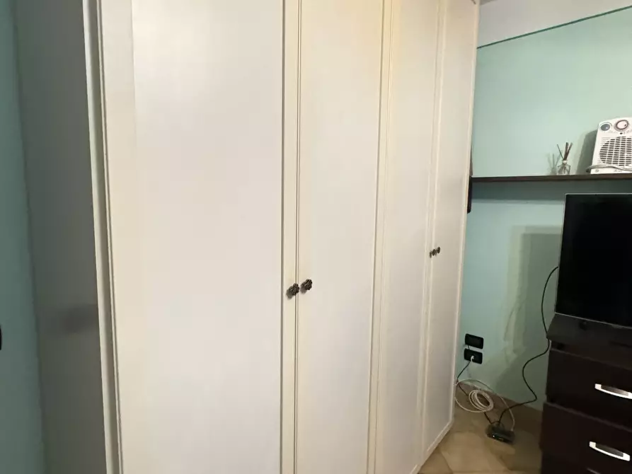 Immagine 2 di Stanza singola in vendita  a Pietrasanta