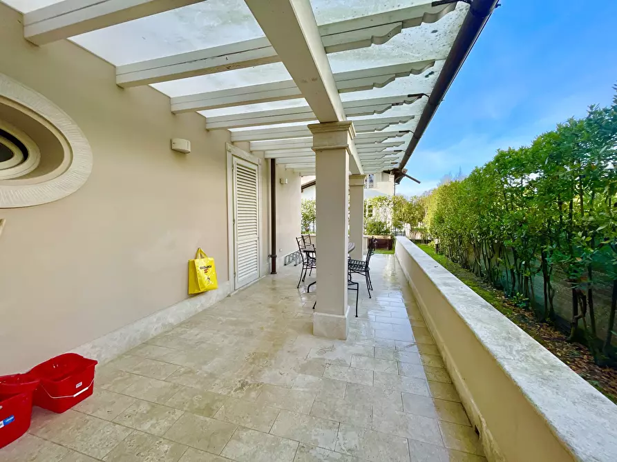 Immagine 42 di Villa in vendita  a Pietrasanta