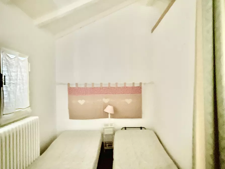 Immagine 26 di Villa in affitto  a Pietrasanta