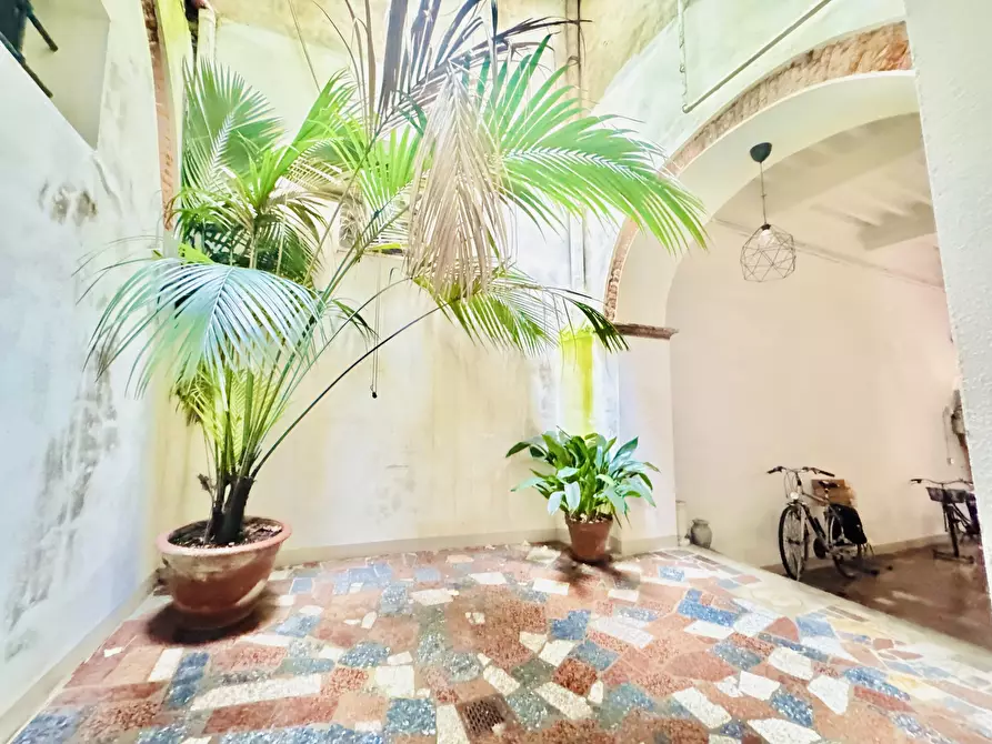 Immagine 1 di Appartamento in vendita  a Pietrasanta