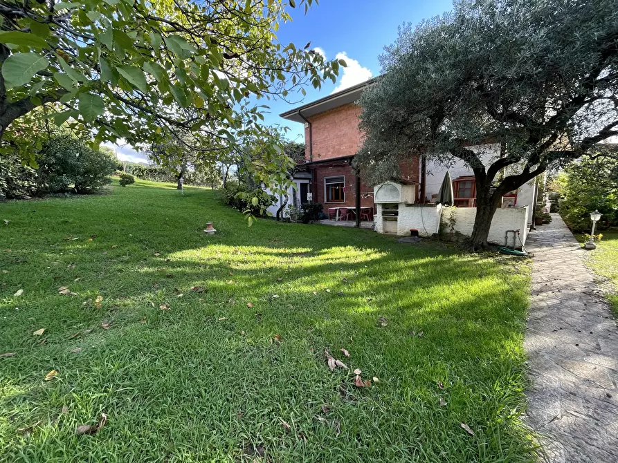 Immagine 69 di Casa indipendente in vendita  a Seravezza