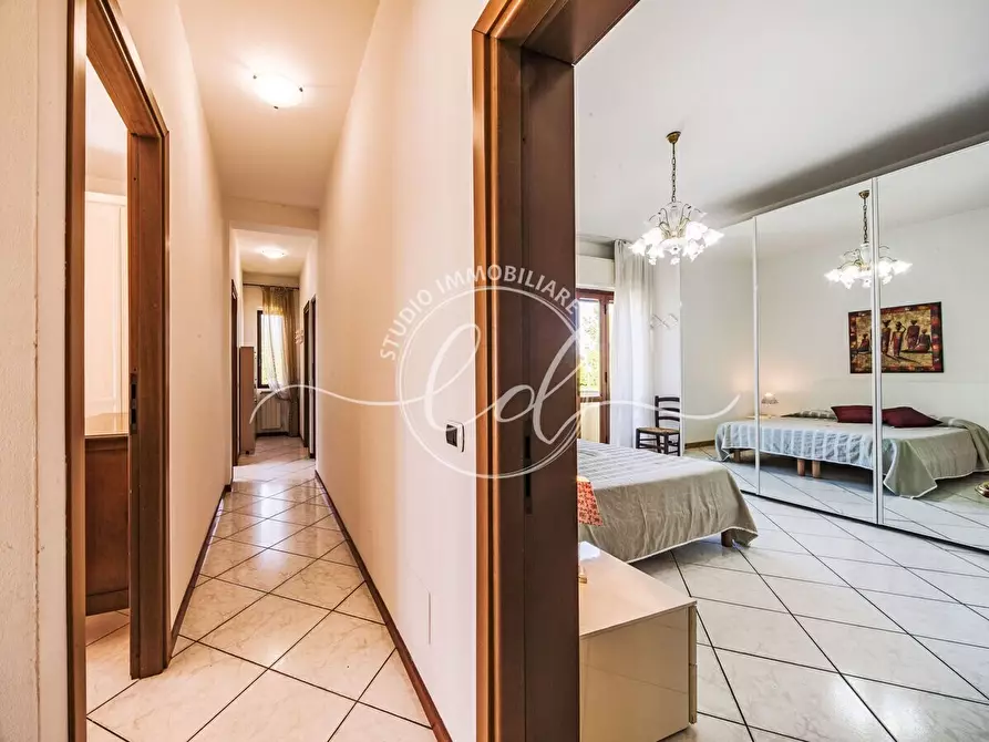 Immagine 13 di Quadrilocale in vendita  a Pietrasanta