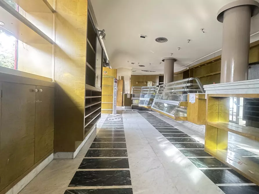 Immagine 17 di Bar / Ristorante in affitto  a Pietrasanta