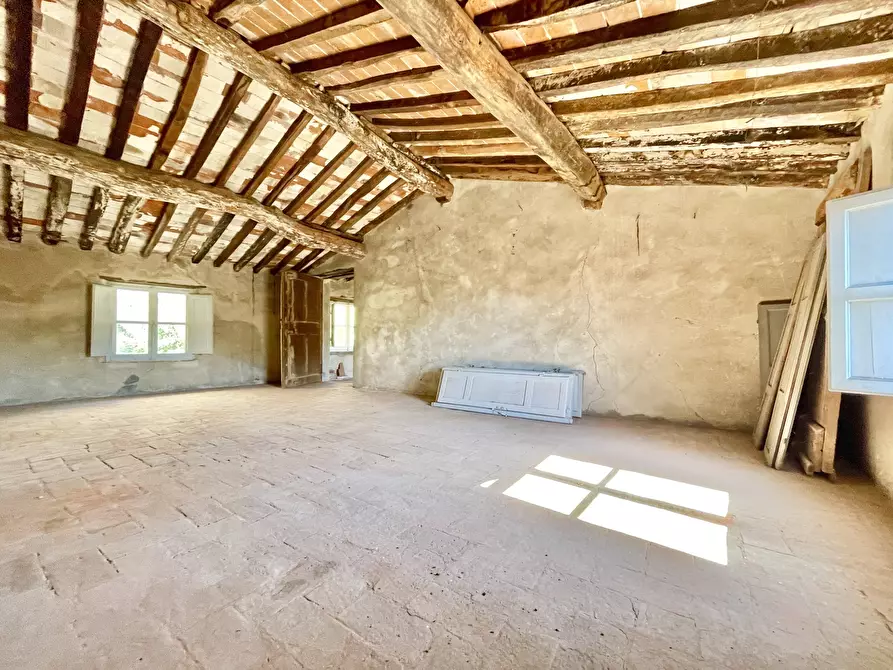 Immagine 8 di Porzione di casa in vendita  a Camaiore