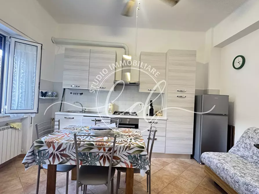 Immagine 9 di Trilocale in vendita  a Pietrasanta