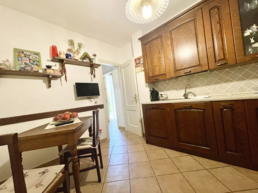 Immagine 12 di Porzione di casa in vendita  a Seravezza