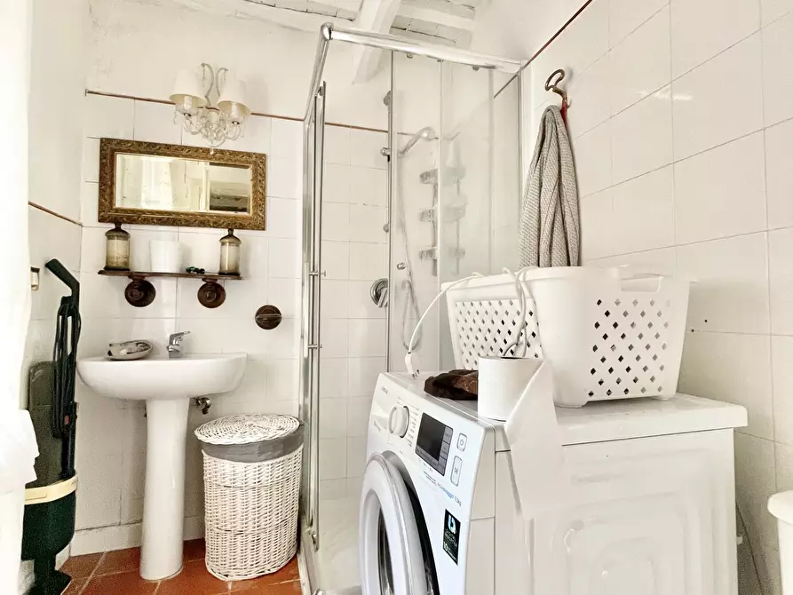 Immagine 28 di Rustico / casale in vendita  a Camaiore