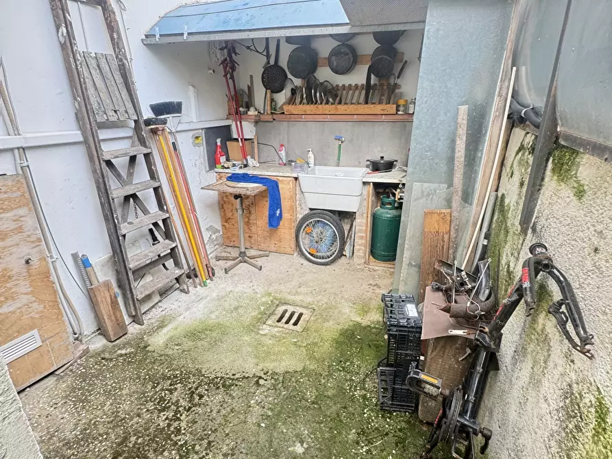 Immagine 53 di Porzione di casa in vendita  a Pietrasanta