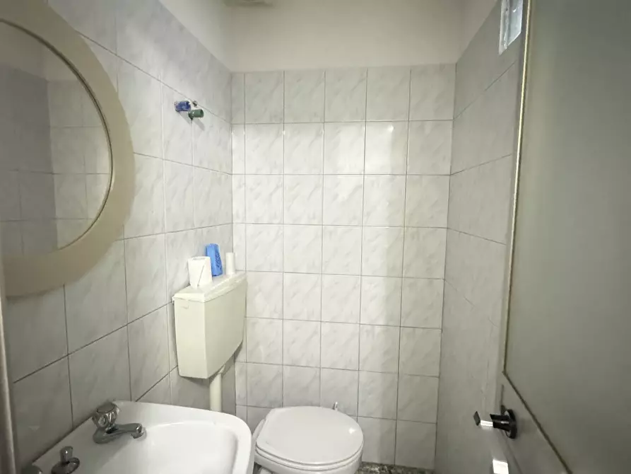 Immagine 17 di Capannone industriale in vendita  a Seravezza