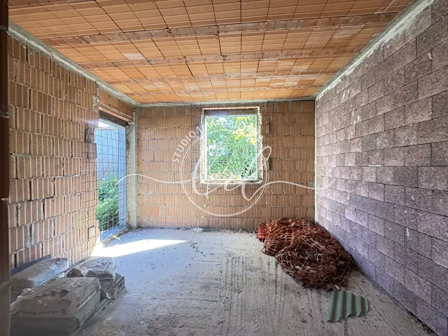 Immagine 11 di Porzione di casa in vendita  a Seravezza