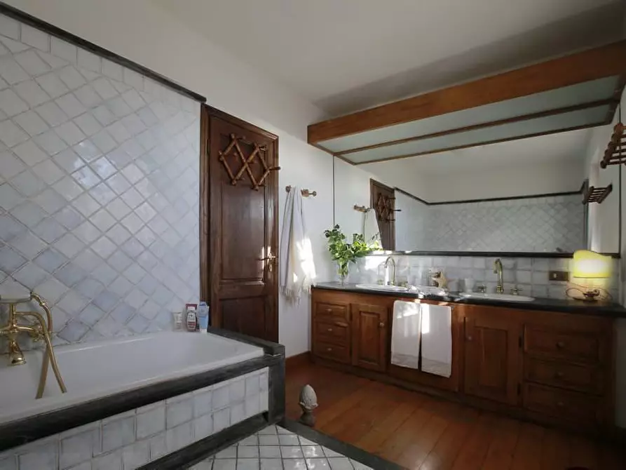 Immagine 16 di Rustico / casale in affitto  a Pietrasanta