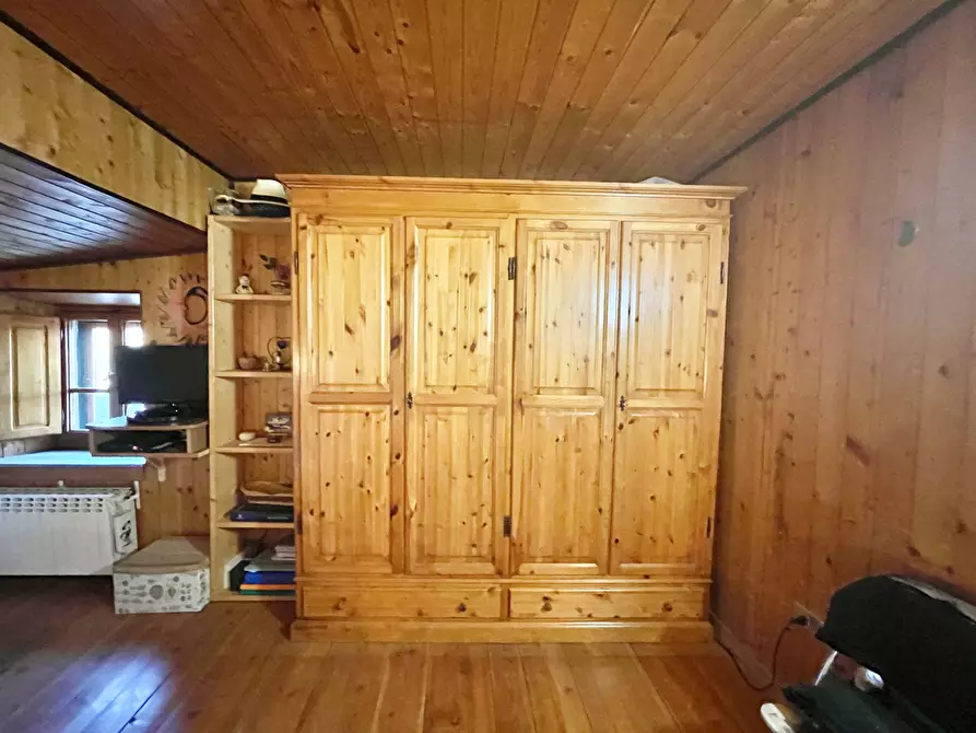 Immagine 33 di Porzione di casa in vendita  a Massarosa