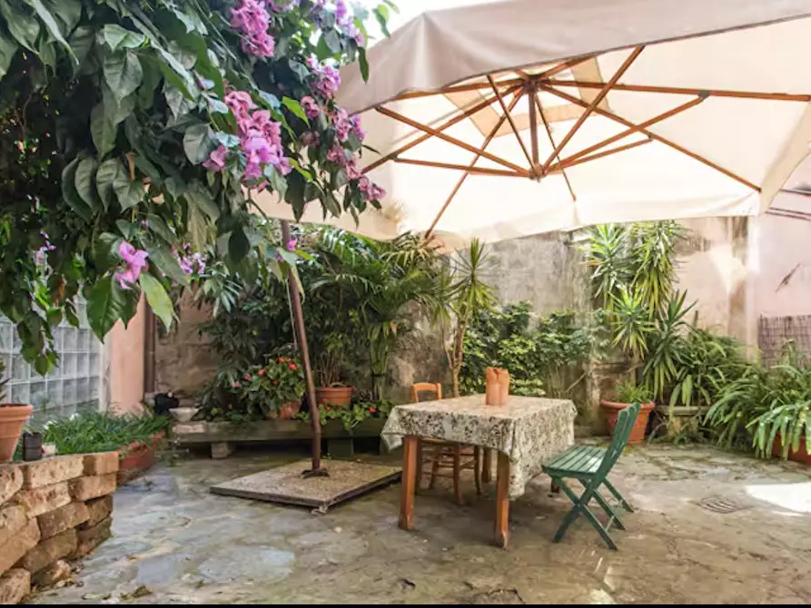 Immagine 2 di Appartamento in affitto  a Pietrasanta