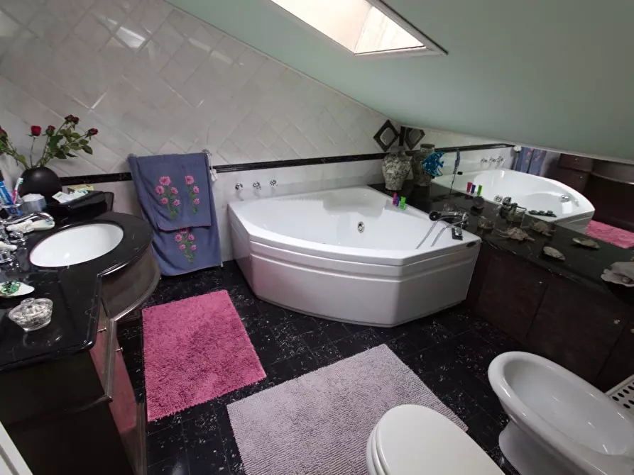 Immagine 17 di Appartamento in vendita  a Pietrasanta