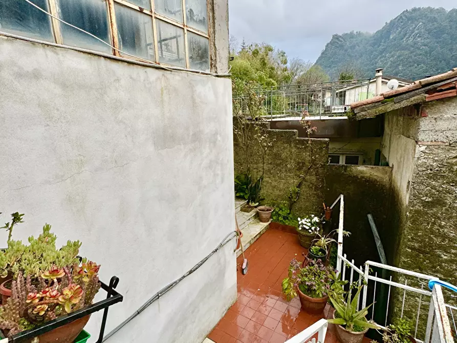 Immagine 45 di Terratetto in vendita  a Seravezza