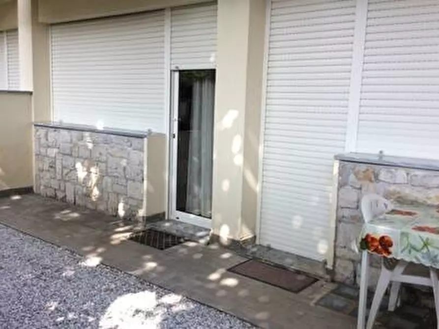 Immagine 3 di Quadrilocale in vendita  a Pietrasanta