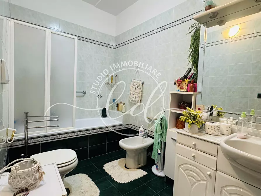 Immagine 40 di Quadrilocale in vendita  a Seravezza