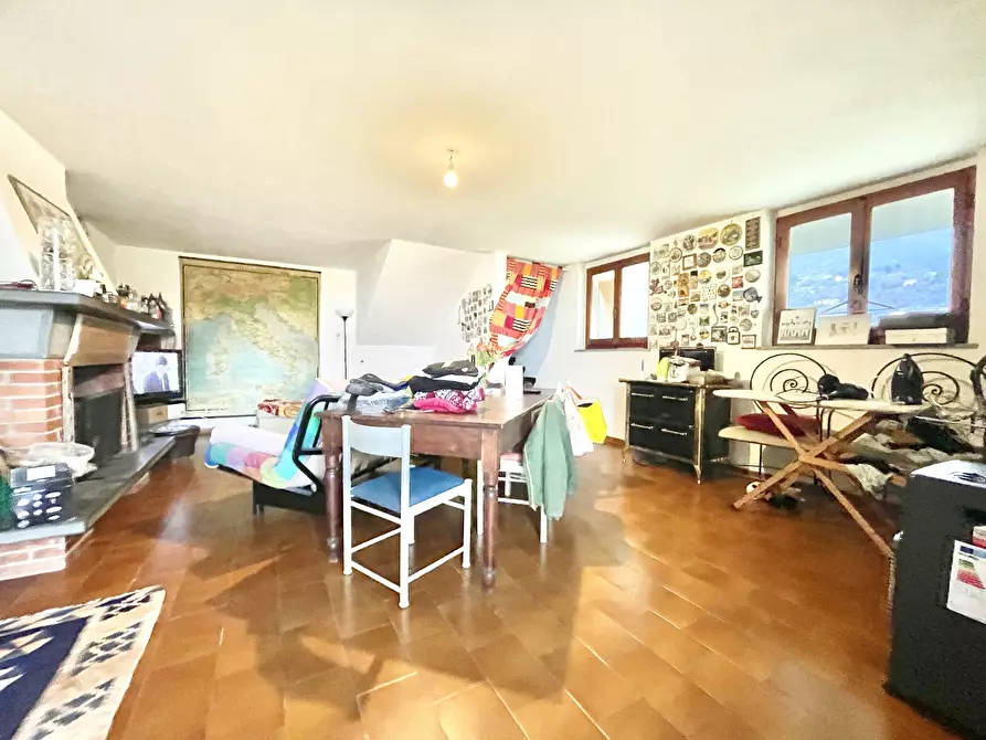 Immagine 4 di Casa indipendente in vendita  a Montignoso