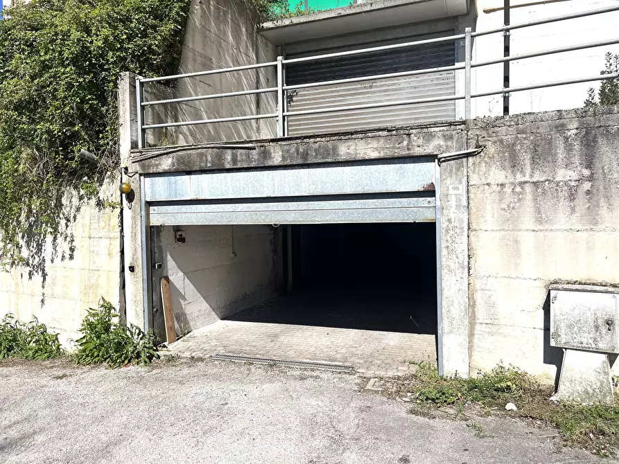 Immagine 8 di Garage in vendita  in Via della Peschiera a Anagni