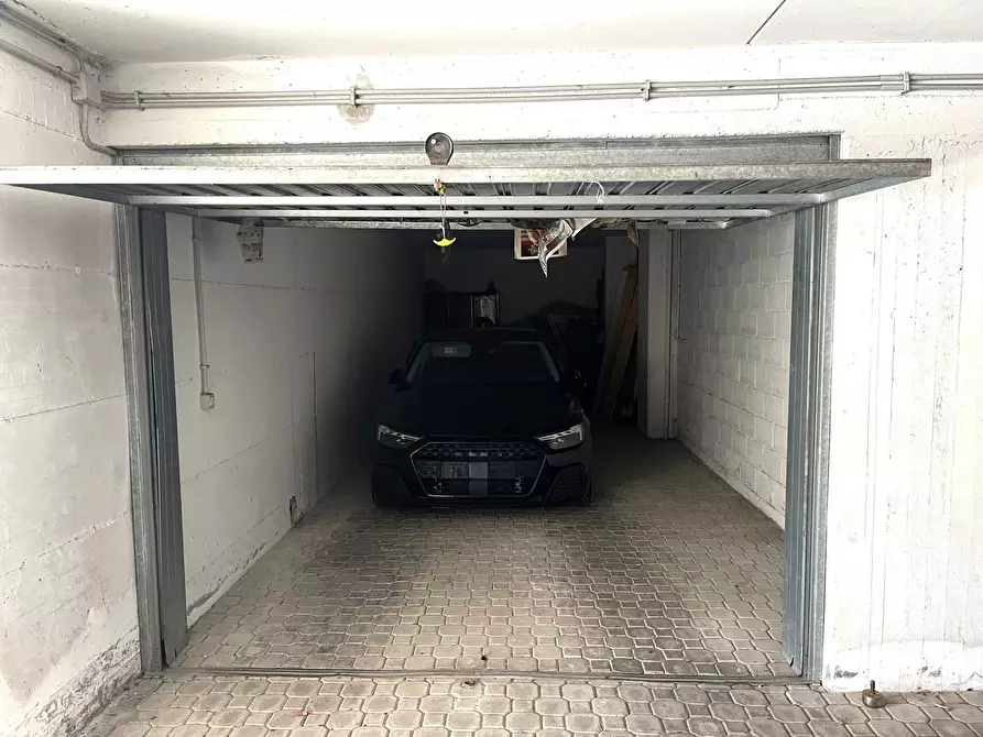 Immagine 5 di Garage in vendita  in Via della Peschiera a Anagni