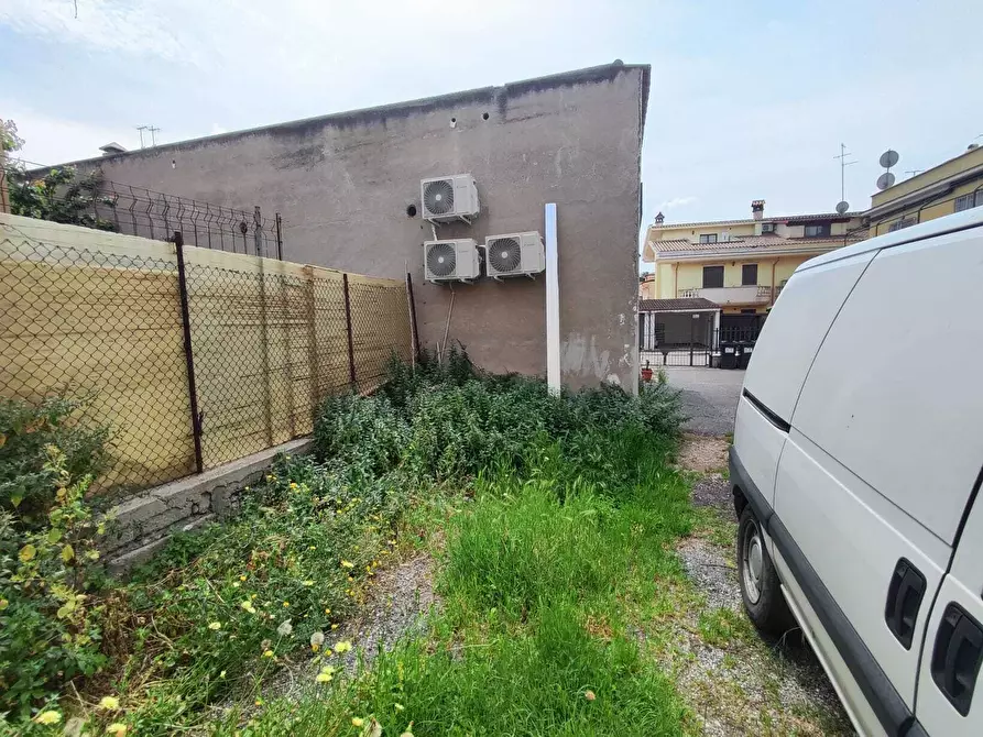 Immagine 3 di Attività commerciale in vendita  in Via Fratelli Bandiera a Guidonia Montecelio