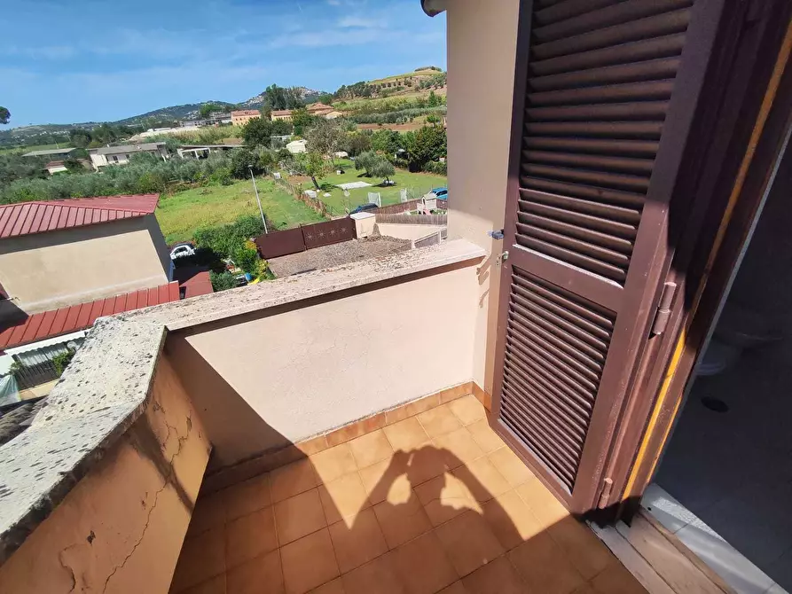 Immagine 50 di Villetta a schiera in vendita  in via colle mitriano 16 a Guidonia Montecelio