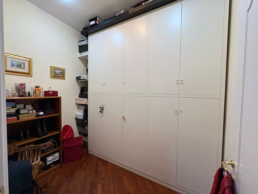 Immagine 12 di Pentalocale in vendita  a Sassari