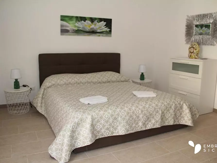 Immagine 11 di Appartamento in vendita  a Noto