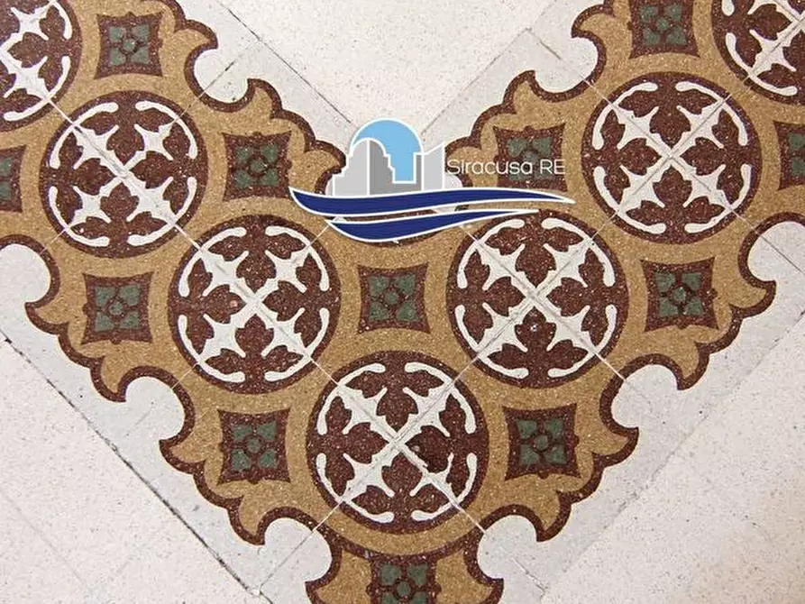 Immagine 21 di Quadrilocale in vendita  in Via Resalibera 41 a Siracusa